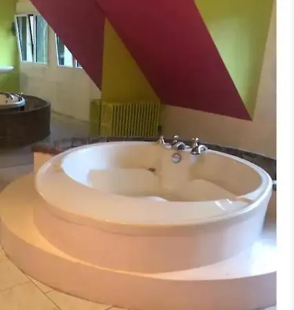 5 Chambres Avec Piscine Change (Sarthe)